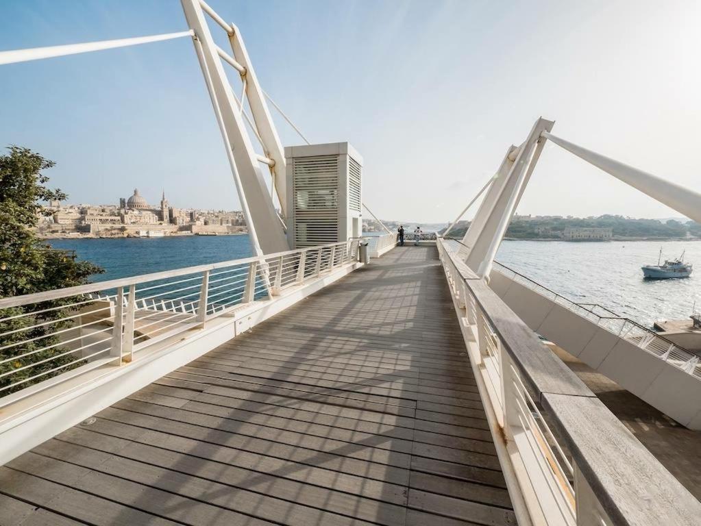 Marvellous Apartment With Valletta And Harbour Views スリーマ エクステリア 写真